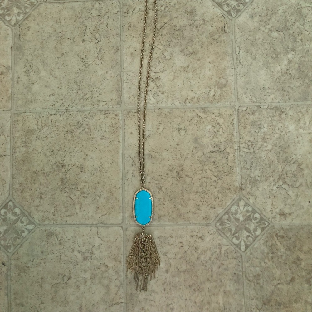 Kendra Scott necklace